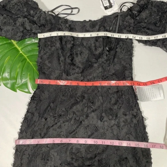 NWT $248 XSCAPE‎ [ 2 ] Off Shoulder 3D Lace Sheath Dress in Black